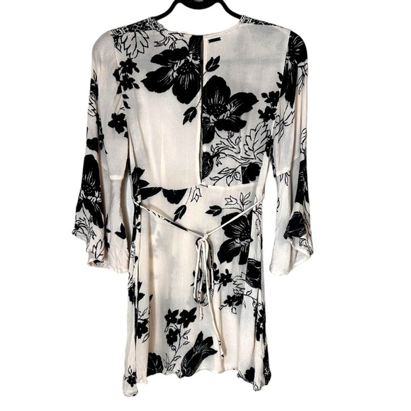 Billabong Divine Dress- Cream Floral Bell Sleeve Mini Dress - Picture 9 of 15
